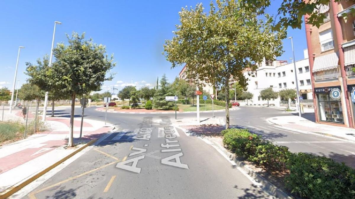 Lugar donde se produjo el atropello mortal con fuga en la avenida que lleva a la playa del Port de Sagunt.