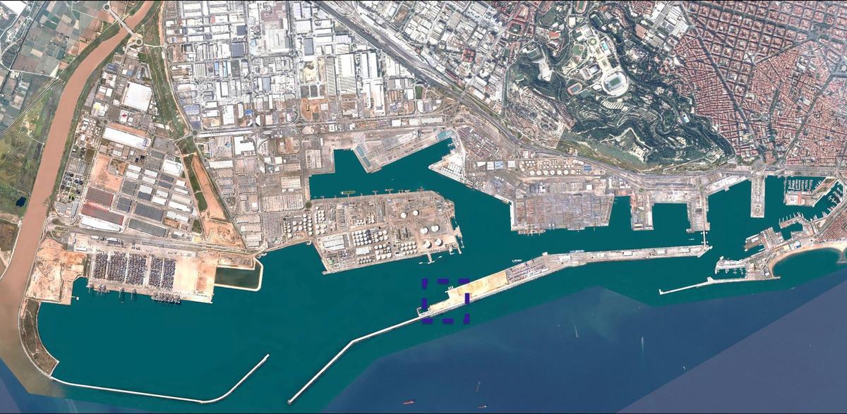 Espacio que ocupará la futura terminal ferris en el muelle Adossat del Port de Barcelona.
