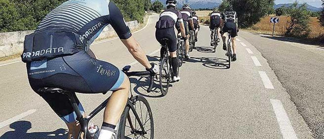 Parte del grupo Kurrillos, ayer por la mañana durante un momento de su ruta por la isla.