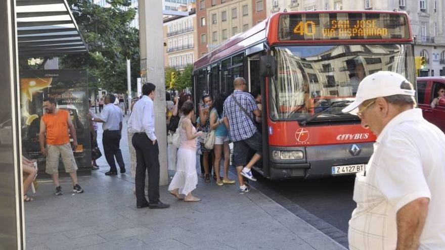 El ayuntamiento sopesa anular la contrata del bus