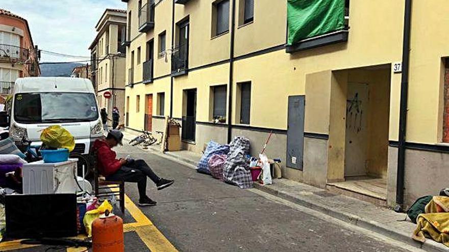 El bloc està situat al centre de Calonge.