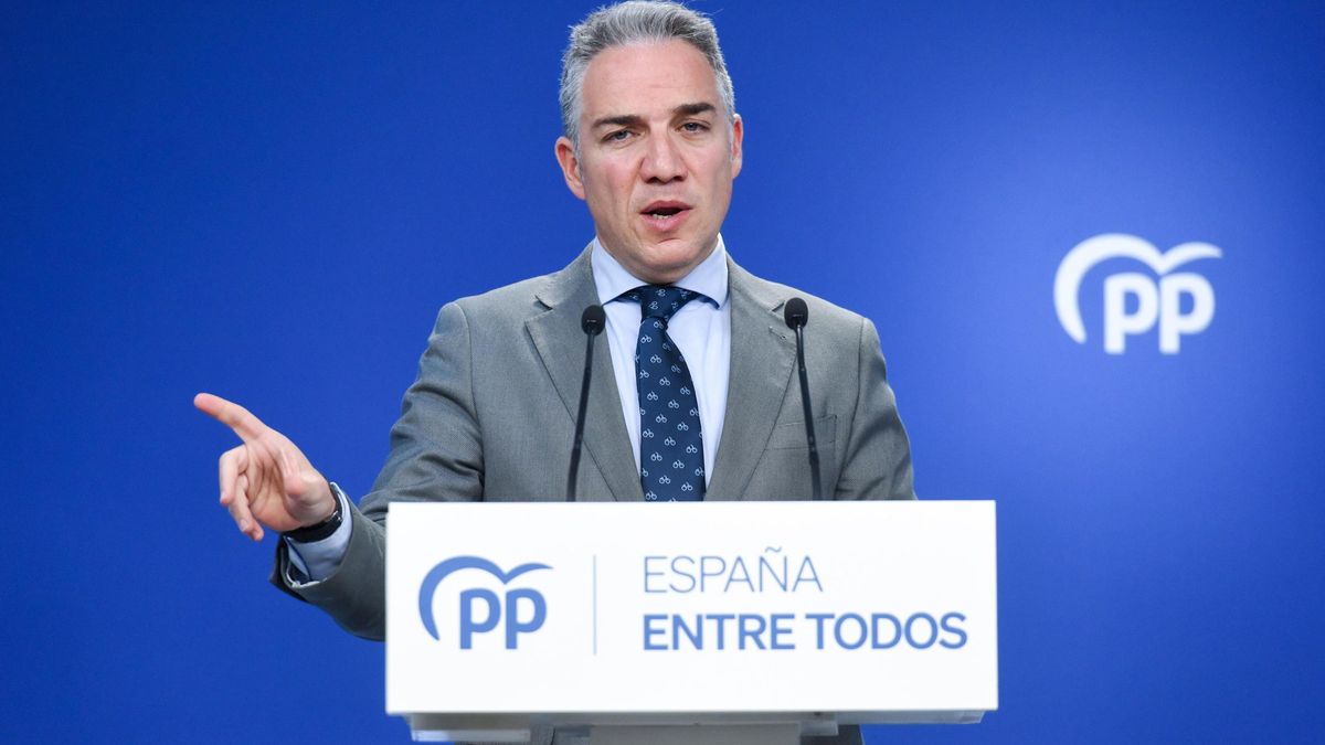 Archivo - El coordinador general del Partido Popular y director de Campaña, Elías Bendodo, interviene durante una rueda de prensa tras la reunión del Comité de Campaña, en la sede del PP, a 2 de marzo de 2023, en Madrid (España). La reunión se ha llevado