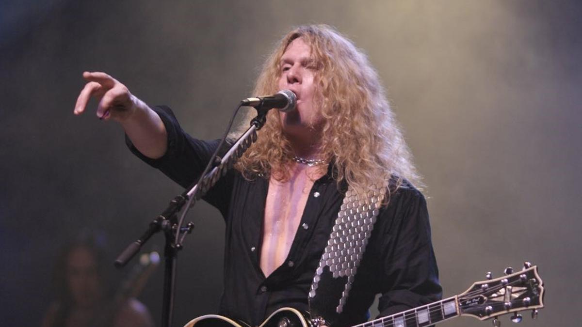 John Sykes, durante uno de sus conciertos.