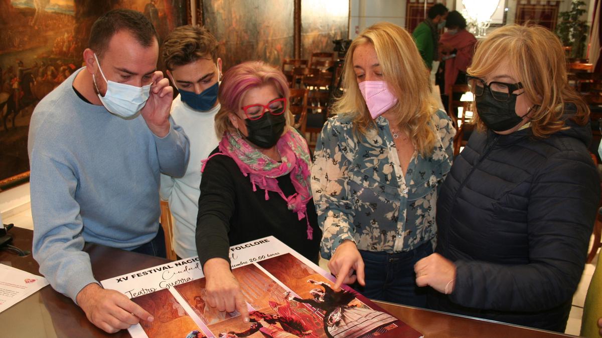 Luis González, Mateo Martínez, María Romera, Nines Mazuecos y María José Ruiz, este martes.