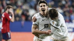 Resumen, goles y highlights del Osasuna 0 - 1 Valencia de la jornada 31 de LaLiga Hypermotion