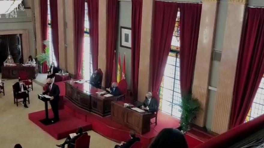 Moción de censura en el Ayuntamiento de Murcia: Bronca entre el socialista Enrique Lorca y Felipe Coello