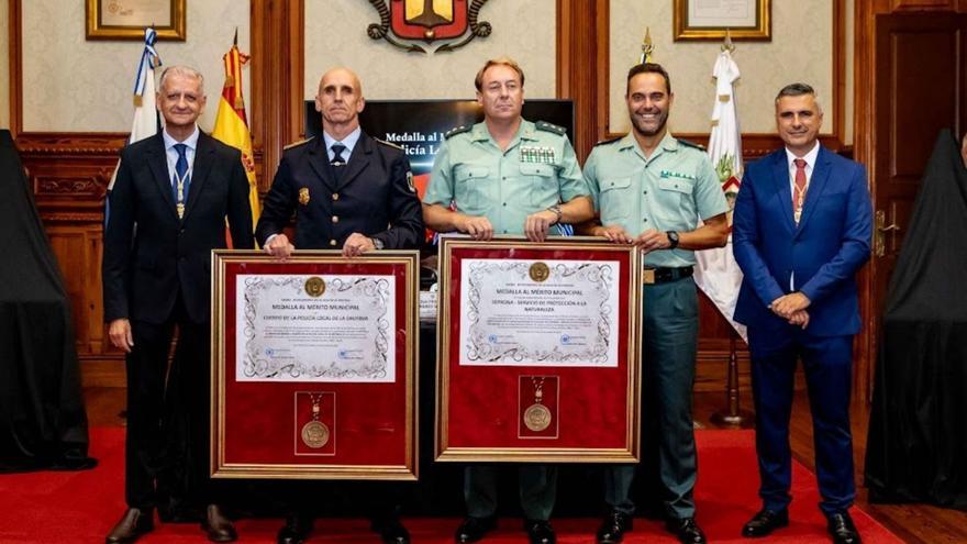 Policía Local y Seprona reciben la Medalla al Mérito Municipal en La Orotava
