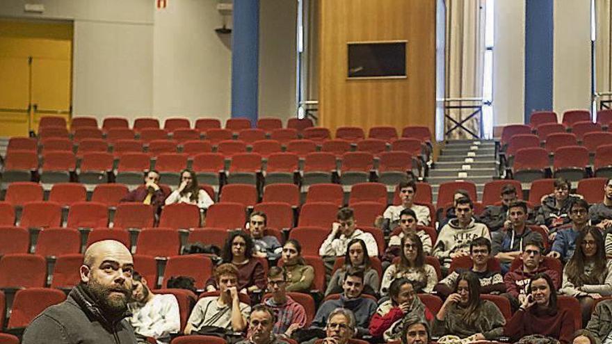 Alejandro Cardesín impartió ayer una conferencia. // Brais Lorenzo