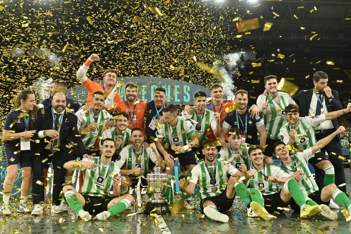 El Betis celebra el título