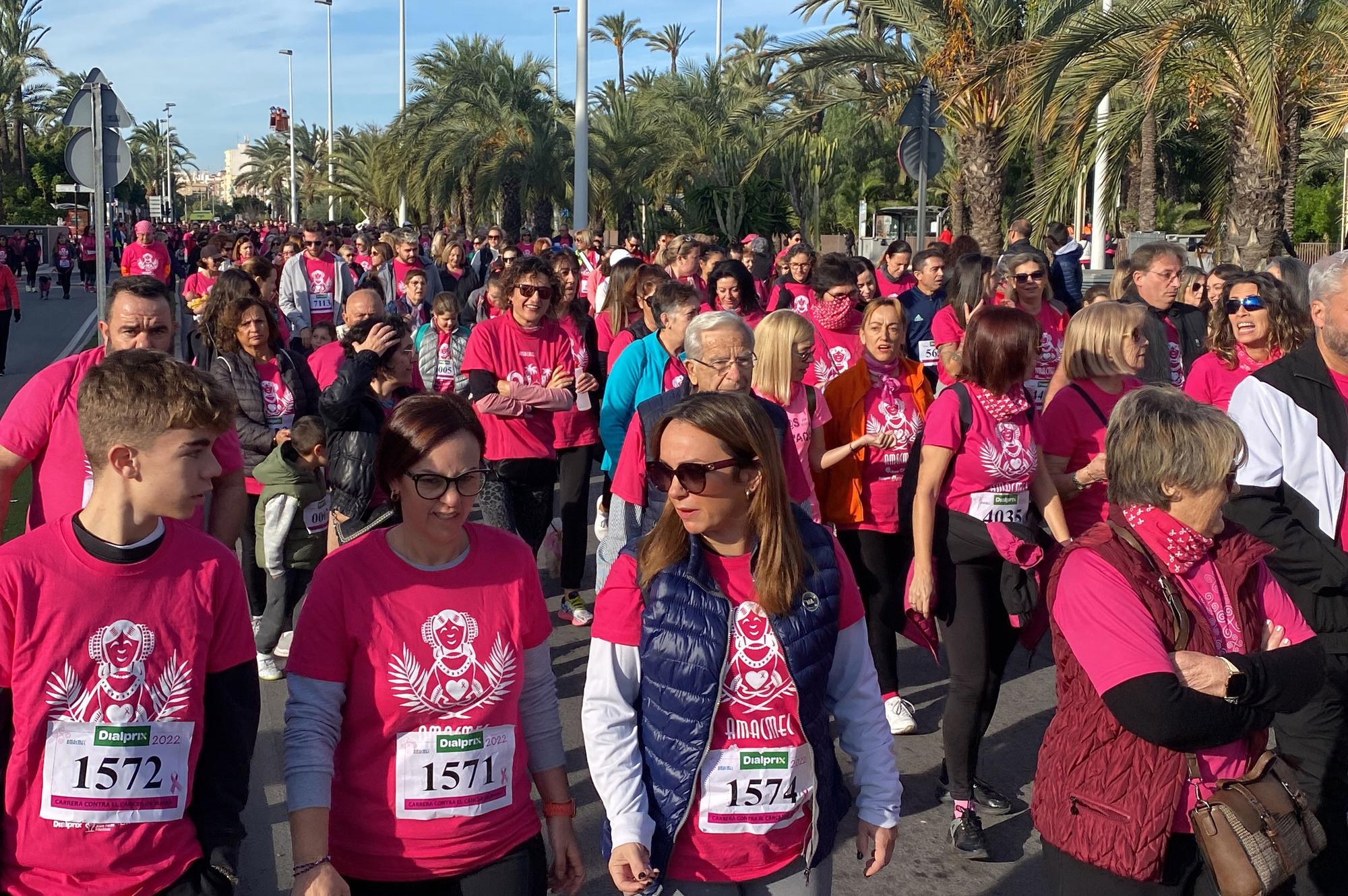 Más de 8.000 solidarios con el cáncer de mama en Elche