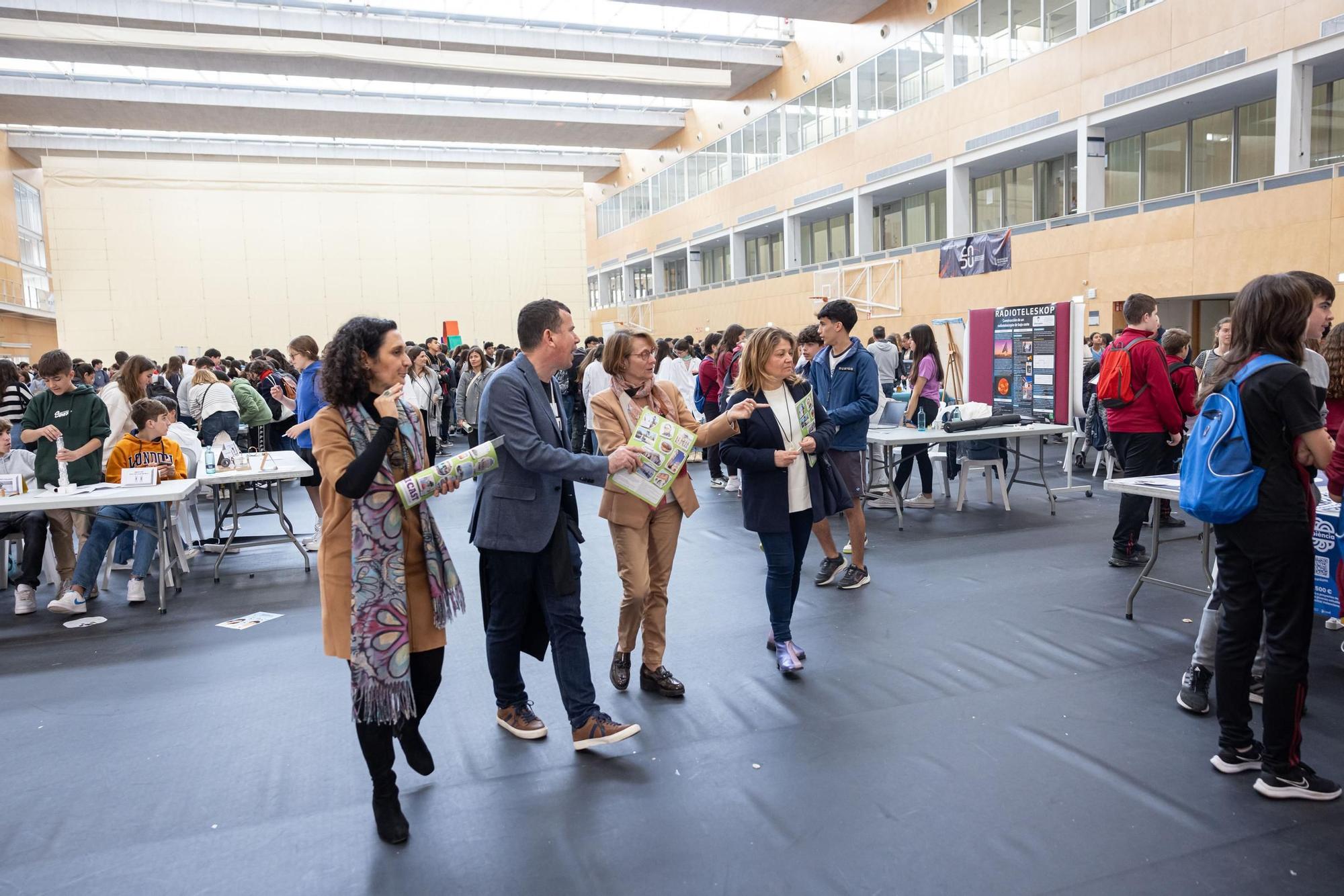 El décimo aniversario de Firujiciència congrega a más de tres mil personas en el campus