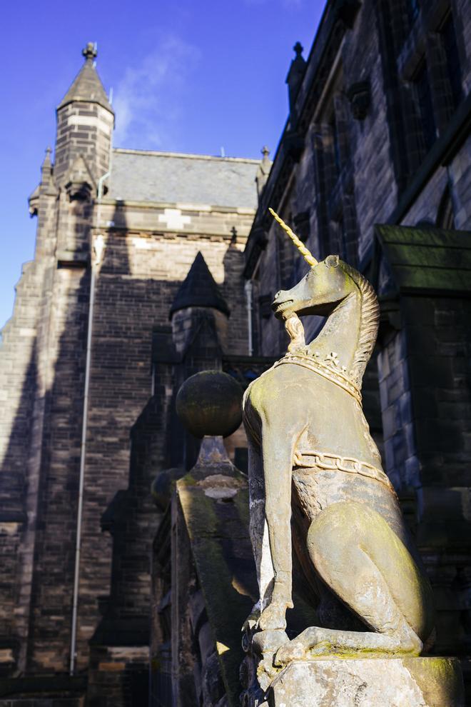 Unicornio en las escaleras de la Universidad de Glasgow