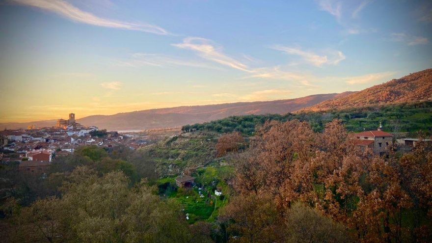 Hervás desde el puente de hierro.