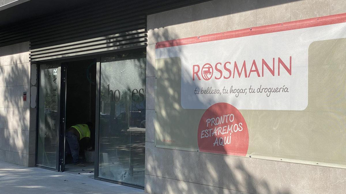 Local de la Avinguda Mèxic de Palma donde la cadena alemana de droguerías Rossmann abrirá su primera tienda