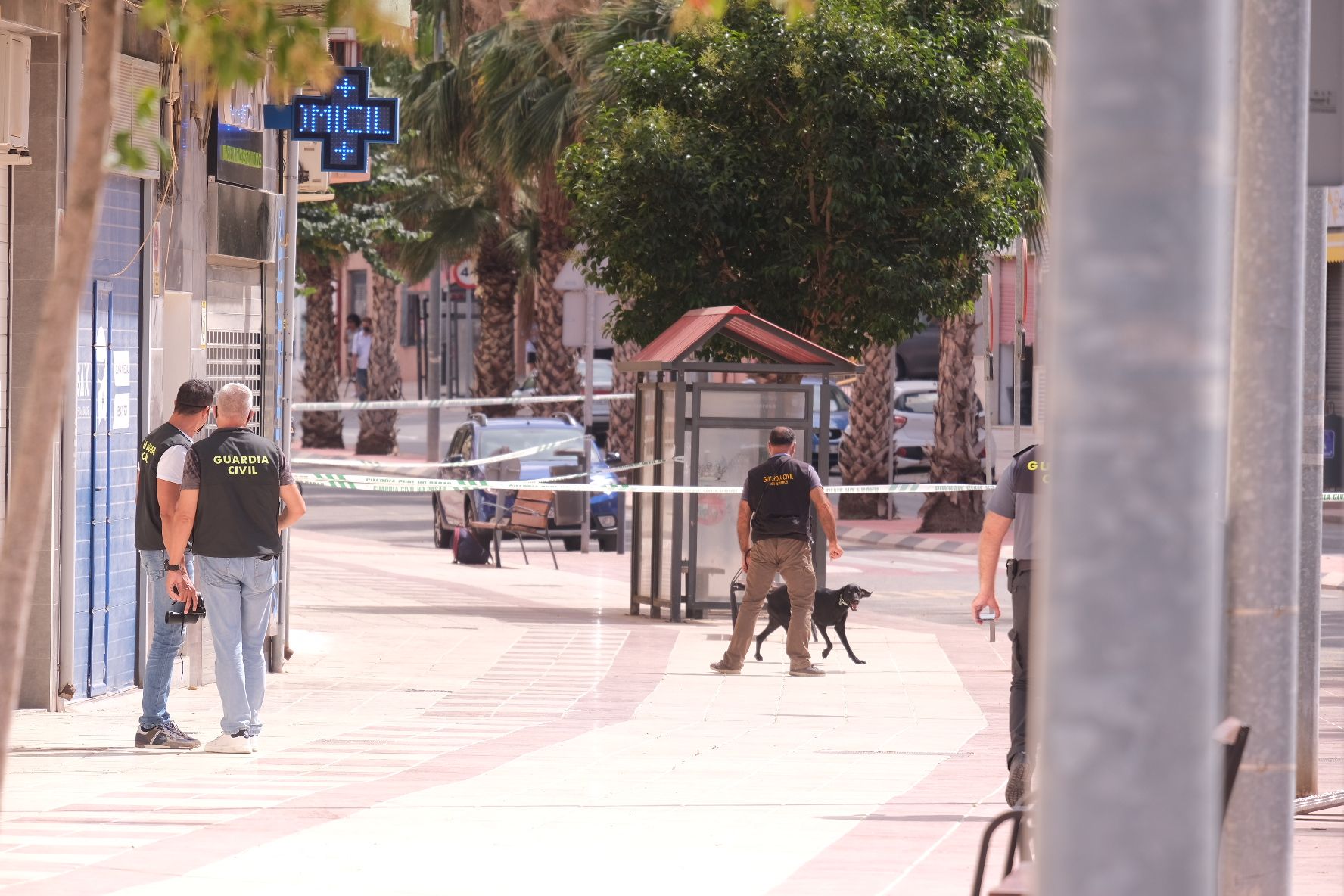 La Guardia Civil explosiona la mochila sospechosa en Sax y descarta la presencia de una bomba