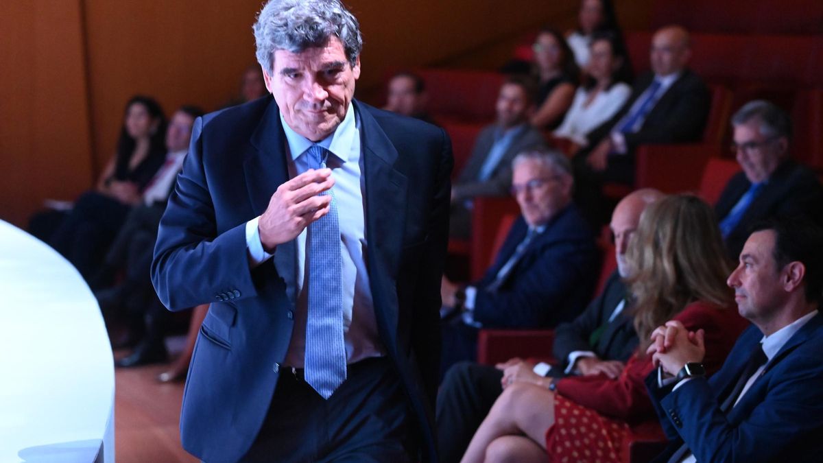 Escrivá plantea acortar los plazos de las OPA tras los 16 meses de pugna del BBVA por Sabadell