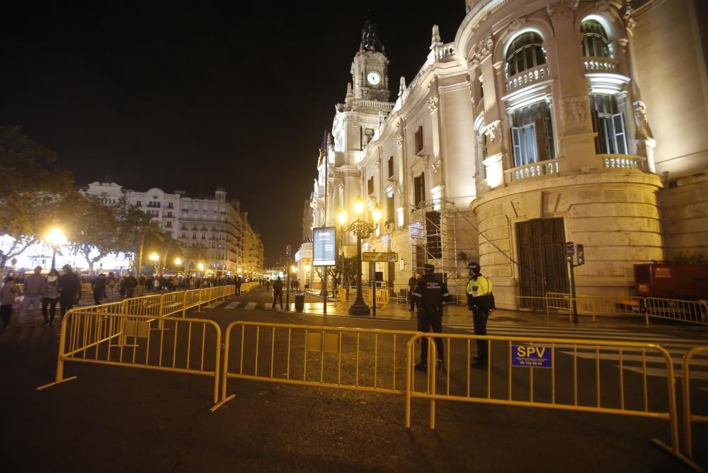 Miles de personas recibieron el año frente al consistorio