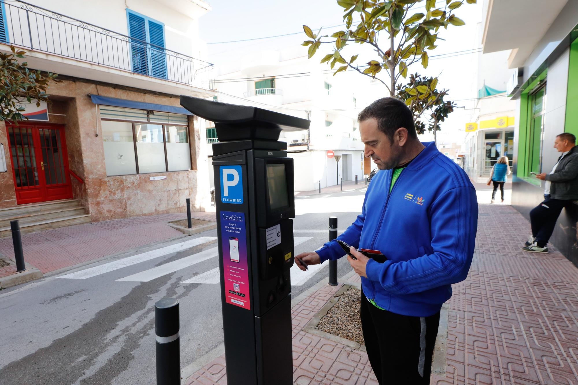 Primer día del aparcamiento de la zona azul de Sant Antoni