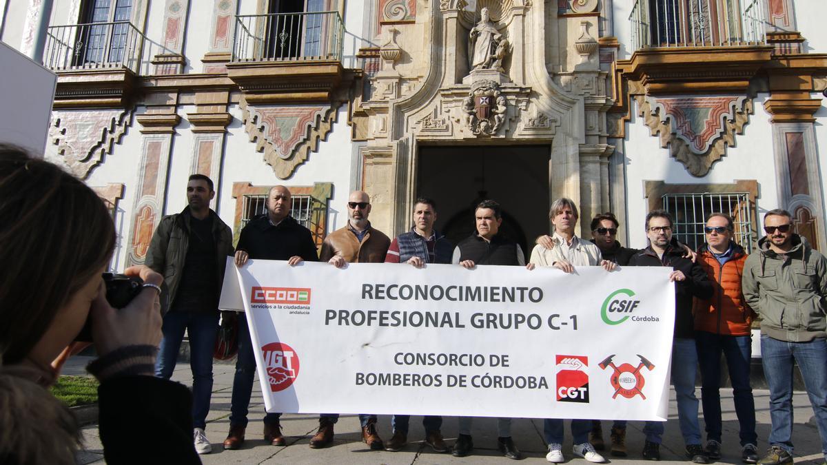 Una de las protestas de los bomberos reclamando la categoría C-1