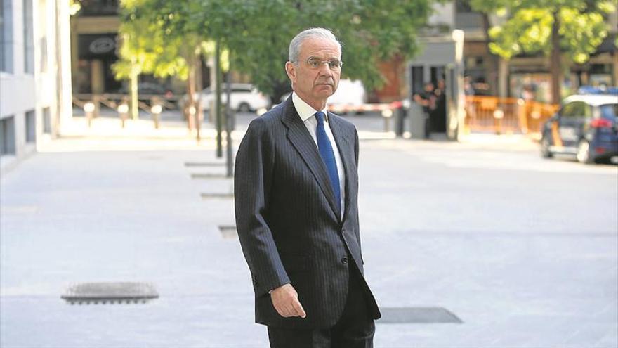 Tres directivos del Santander declaran por blanqueo
