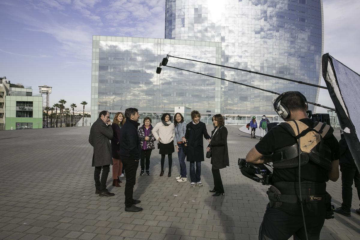 Rodaje de una serie de TV3 junto al Hotel Vela, en Barcelona.