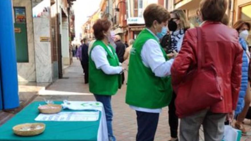 La AECC de Benavente se suma a la campaña &quot;Mueve el culo&quot; contra el cáncer de colon