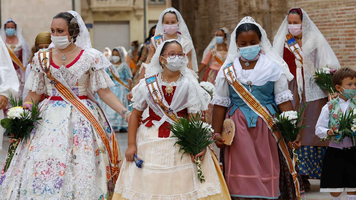 Búscate en el segundo día de Ofrenda por las calles del Mar y Avellanas (entre las 11.00 y 12.00 horas)