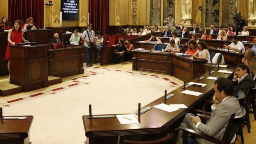 La población de Ibiza casi dobla a Menorca con los mismos diputados