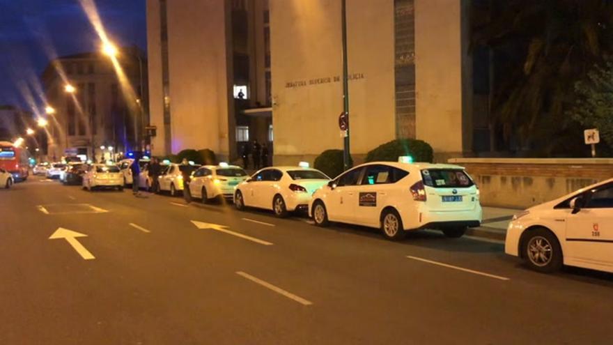 Los taxista de Zaragoza insisten en su reconocimiento a la Policía Nacional