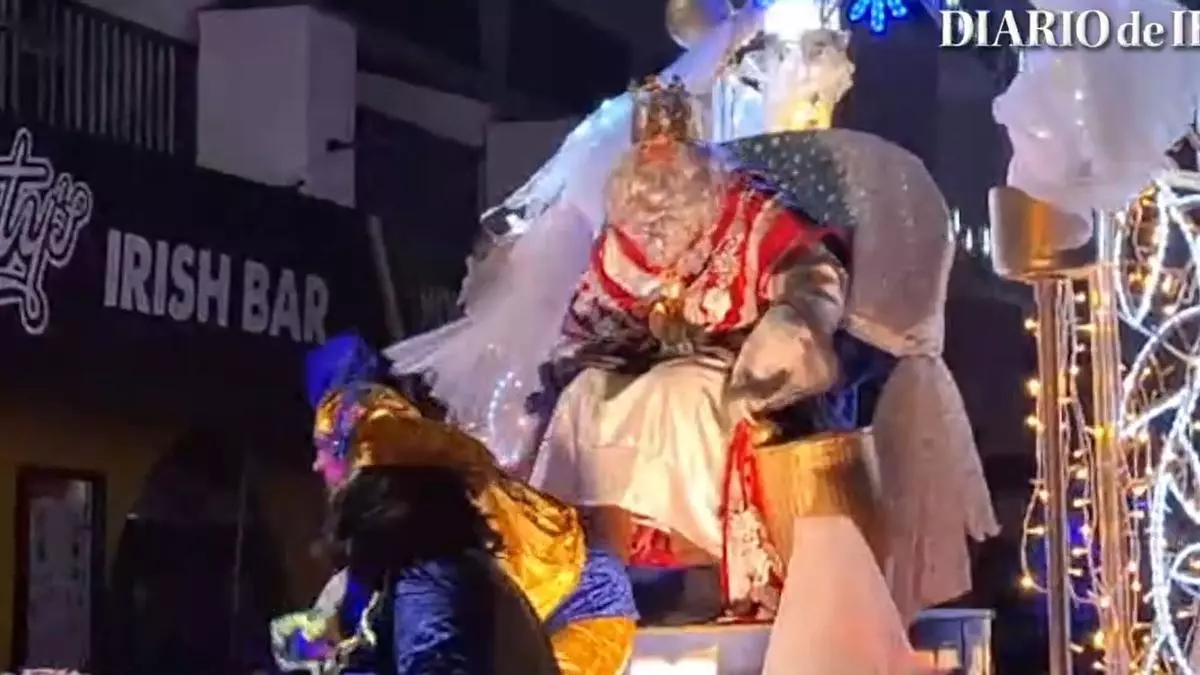 Sant Antoni se vuelca con los Reyes y con sus caramelos
