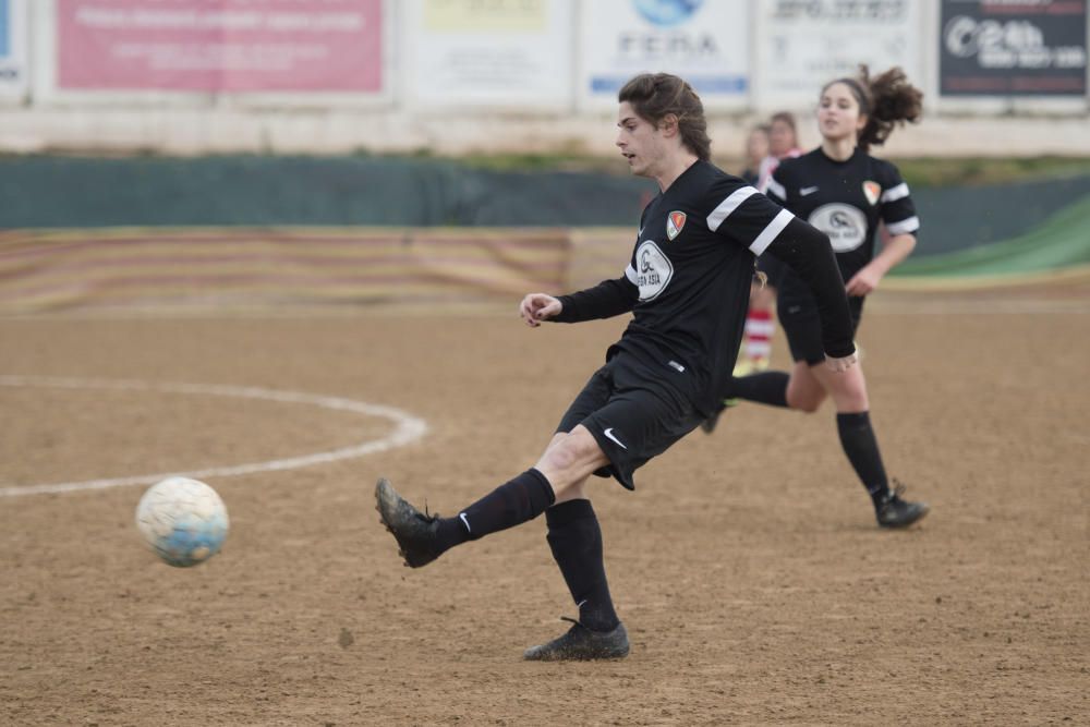 La primera jugadora transsexual catalana debuta a