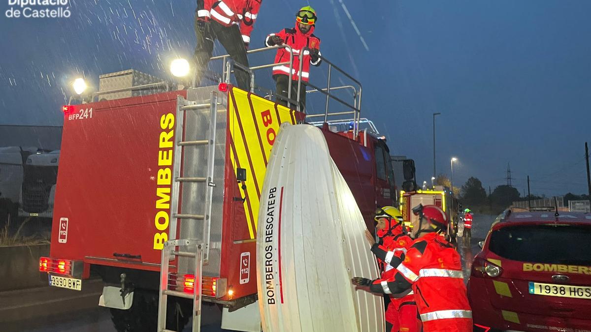 Imagen de archivo de los bomberos de la Diputación en un rescate reciente.