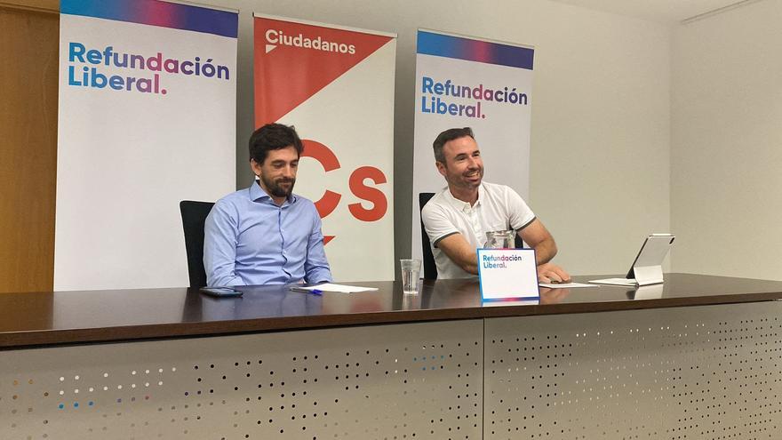 Adrián Vázquez y Guillermo Díaz, en el encuentro con militantes en Málaga.