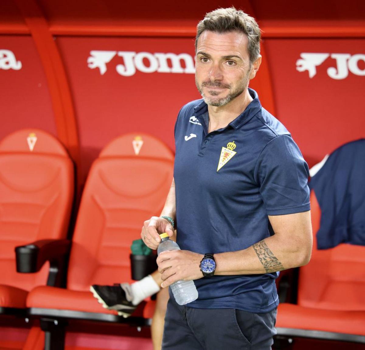 Adrián Colunga debuta hoy en liga tras su estreno en Copa. | JUAN CARLOS CAVAL