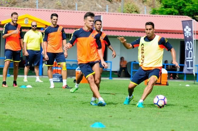 Entrenamienro de la UD Las Palmas previo a la ...