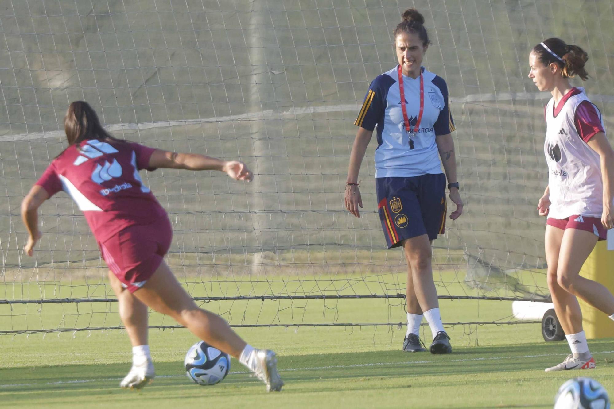 Las futbolistas de la Selección Española ya entrenan en Oliva