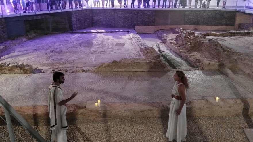 Una representación teatral en la villa romana de Camarzana de Tera el pasado mes de agosto.