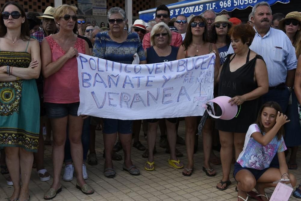 Protestas por el estado del Mar Menor en Los Nieto