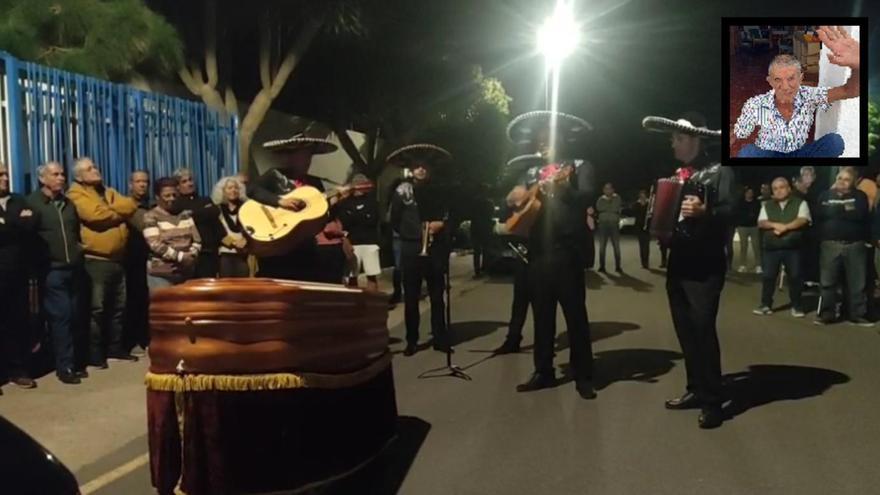 Un mariachi da el último adiós al conocido vecino de La Aldea de San Nicolás Tito 'el Negro'