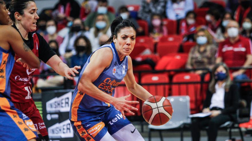 Cristina Ouviña brilla en su tierra y lidera el triunfo del Valencia Basket (74-84)