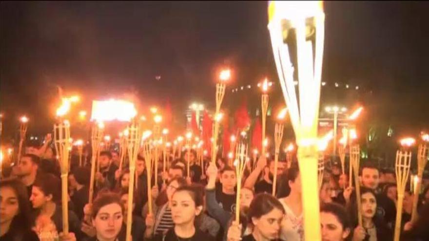 Miles de armenios marchan por las calles recordando su genocidio