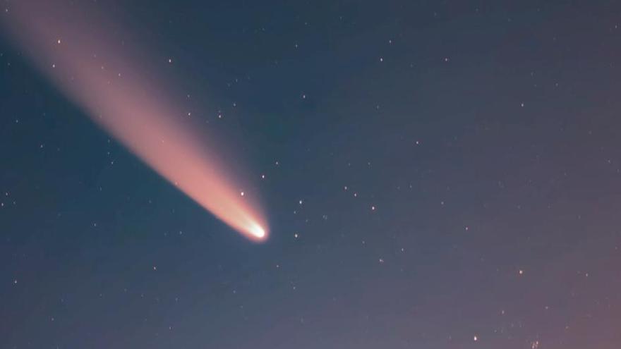 Vista del Cometa C/2020 F3 desde el Teide.