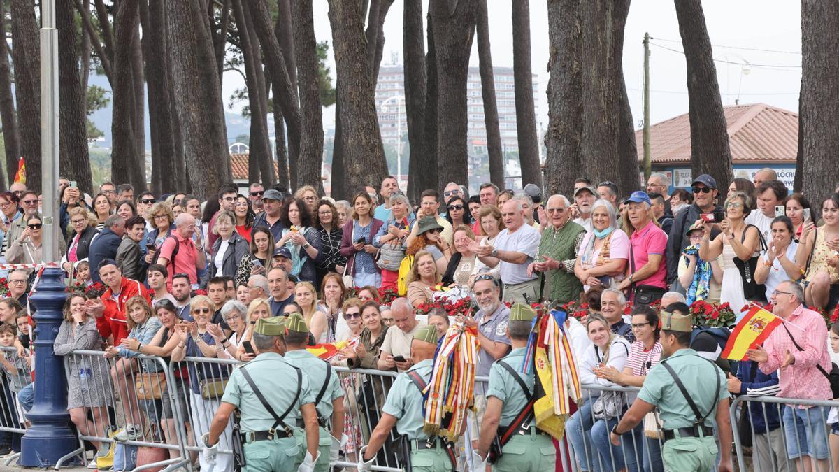 Un instante del desfile de las Fuerzas Armadas en Samil.