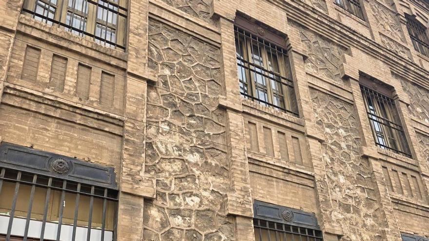 El Ayuntamiento de València investigará la colocación de ventanas de aluminio en el monasterio Santa Clara