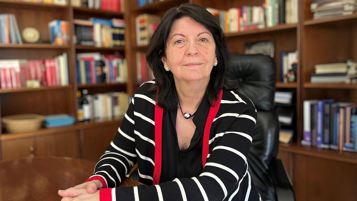 Nieves Corte, invitada en el Club Faro
