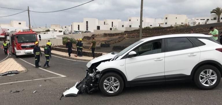 Un herido grave en el choque entre dos vehículos en Lanzarote