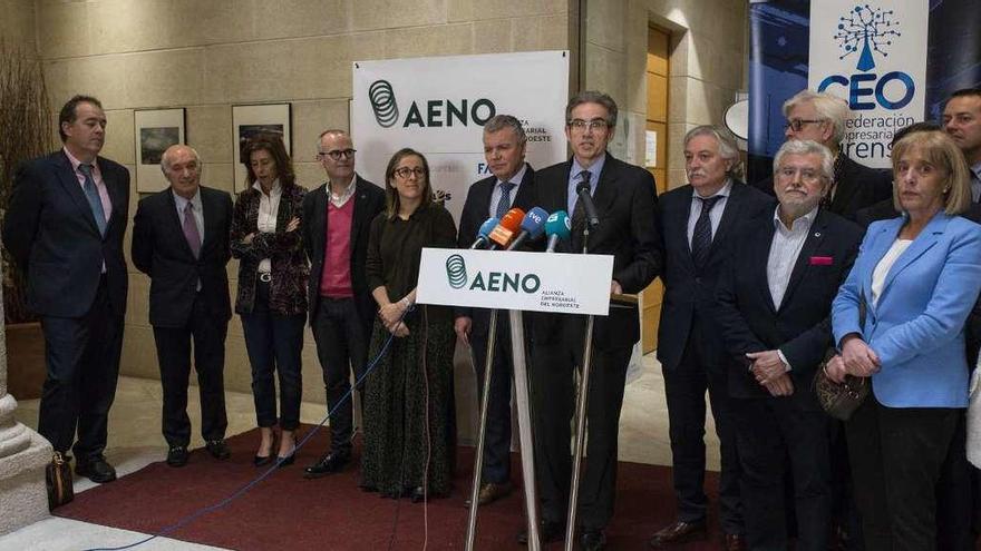 Un momento de la presentación de la nueva Alianza Empresarial del Noroeste en la sede de la patronal ourensana. // Brais Lorenzo