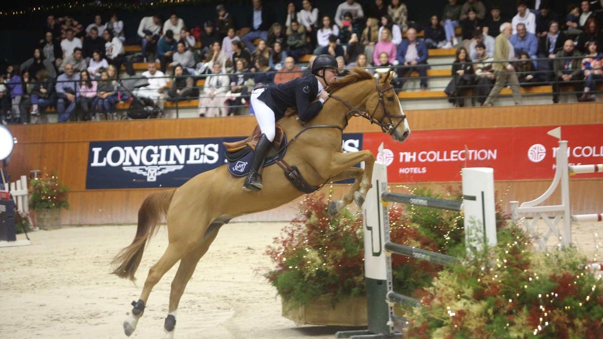 Harry Charles vuelve a reinar