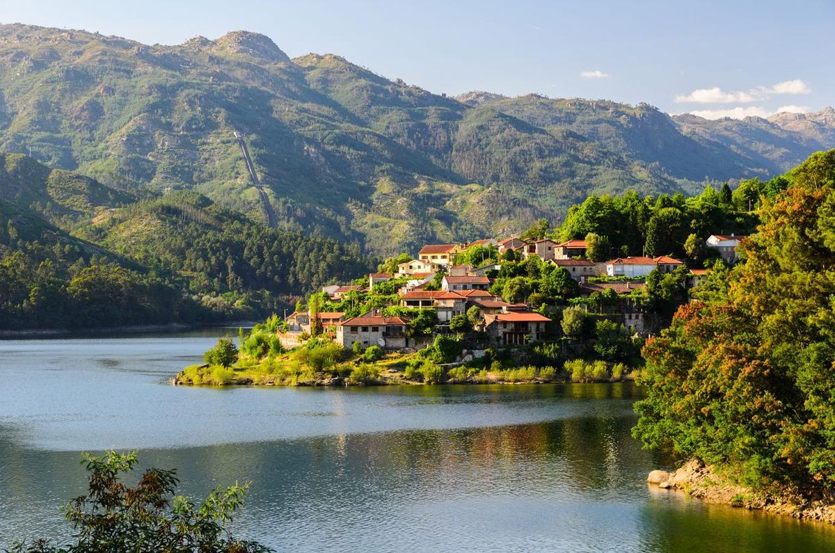 El Parque de Peneda-Geres es uno de los más apetecibles a un paso de Galicia.