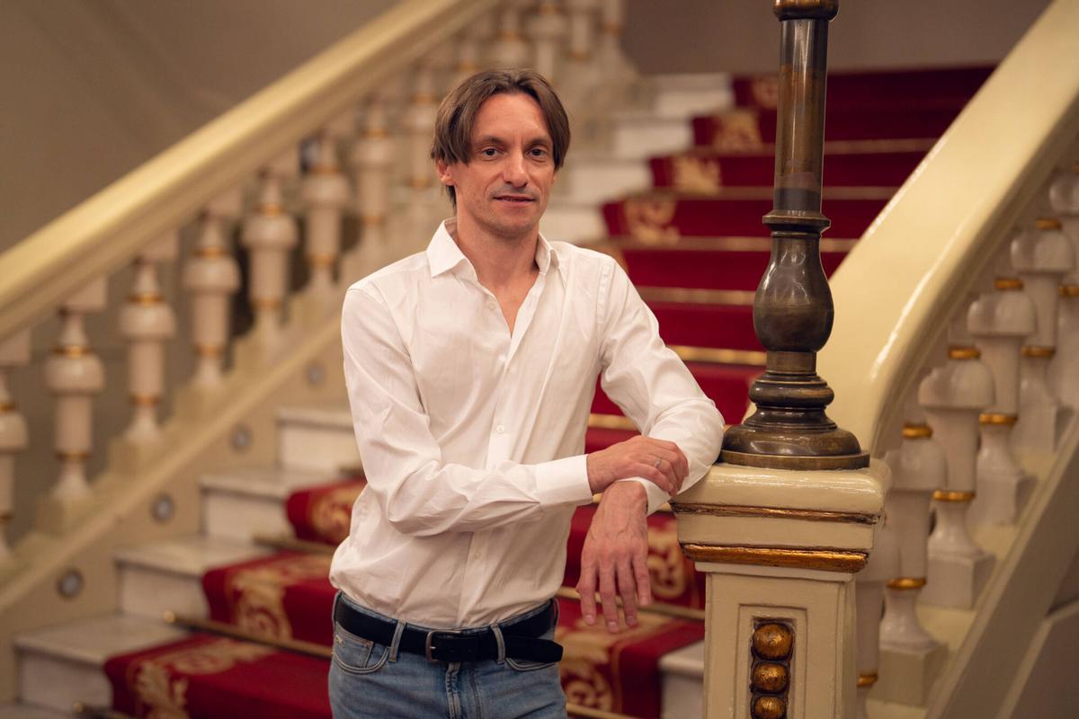 Barcelona. El Ballet de Kiev presenta ‘El Lago de los Cisnes’ en el Teatro Tívoli, donde la compañía, dirigida por Víktor Ishchuk, regresa por quinto año consecutivo para ofrecer una nueva temporada de una de las obras maestras del ballet clásico, del 18 al 30 de agosto. 17 de agosto de 2026. Cultura. AUTOR: ZOWY VOETEN